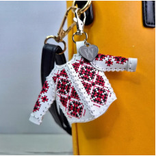 Набір для вишивки нитками на штучній шкірі «Шарм для сумки – Вишиванка. Червона енергія» FLHL-129