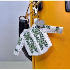 Набір для вишивки нитками на штучній шкірі «Шарм для сумки – Вишиванка. Зелений оберіг» FLHL-132