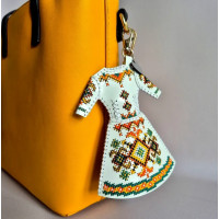 Набір для вишивки нитками на штучній шкірі «Шарм для сумки – Сукня. Етно настрій» FLHL-136