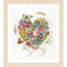 Набір для вишивання хрестиком LanArte Серце квітів (PN-0169960)