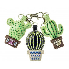 Набір для вишивки бісером на штучній шкірі «Шарм для сумки – Кактуси в горщиках» FLBB-174 Набір для вишивки бісером на штучній шкірі «Шарм для сумки – Кактуси в горщиках» FLBB-174