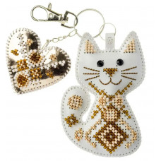 Набір для вишивки бісером на штучній шкірі «Шарм для сумки – Кошеня з серцем» FLBB-180 Набір для вишивки бісером на штучній шкірі «Шарм для сумки – Кошеня з серцем» FLBB-180